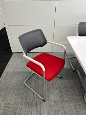 C61820 - Steelcase QiVi Chairs