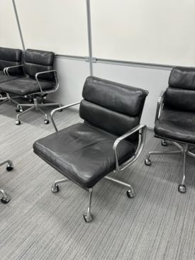C61818 - Eames Chair by Herman Miller
