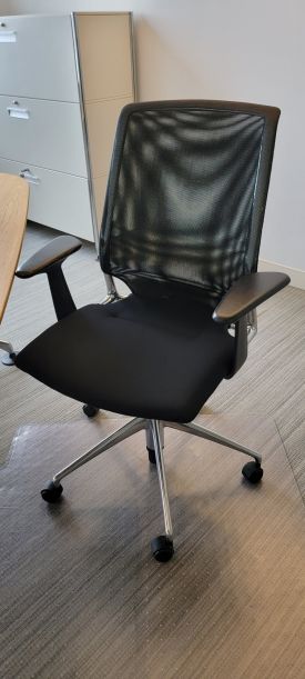 C61740 - Vitra Meda 2 Chair