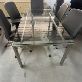 T12332 - 6' Glass Meeting Table