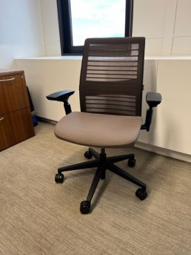 C61747 - Steelcase Think Chair