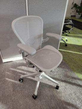 C61605 - Aeron Chairs by Herman Miller