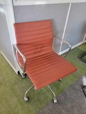C61709 - Herman Miller Eames Chairs