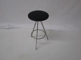 CD6171 - Case Leather Stool